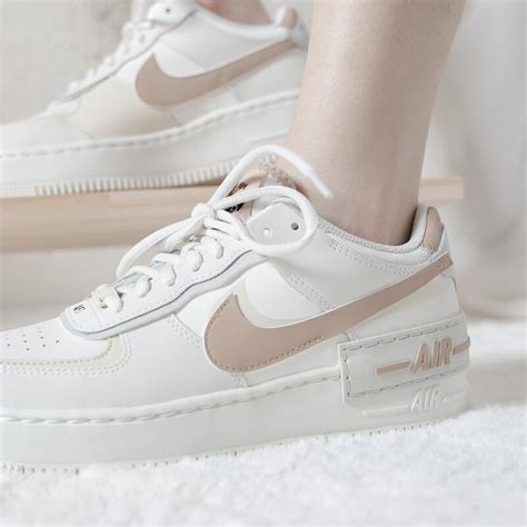 nike low shadow sail shoes.